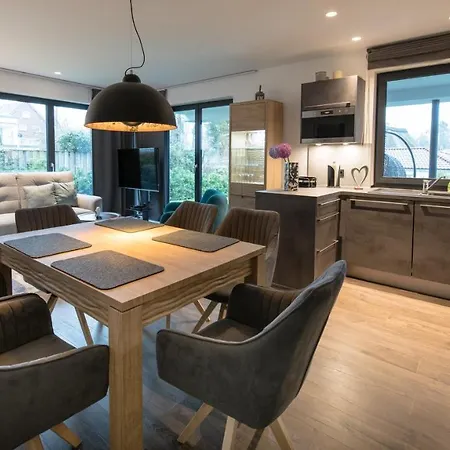 Ocean House Garten Eden Mit Whirlpool Apartman